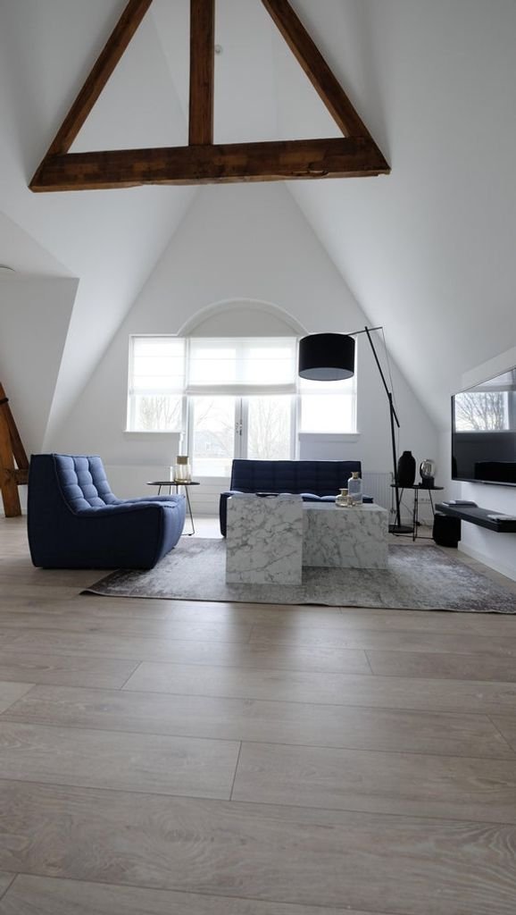 Luxury apartment with elevator and air conditioning - Image 3