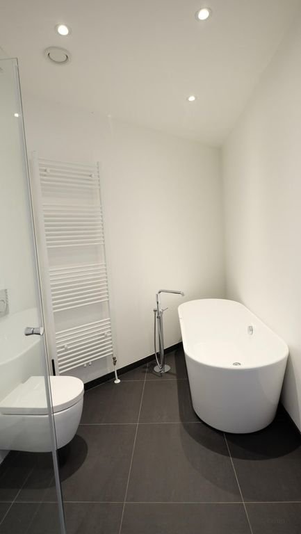 Luxury apartment with elevator and air conditioning - Image 13