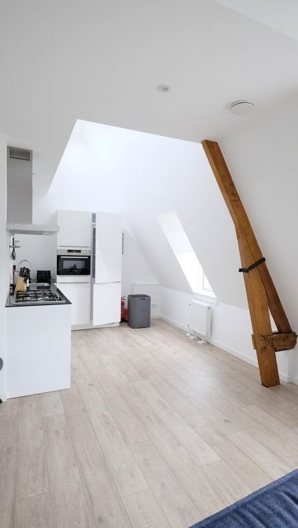 Luxury apartment with elevator and air conditioning - Image 7