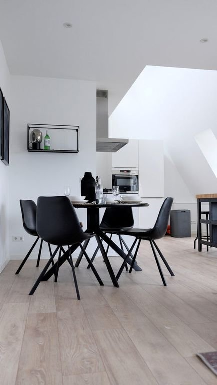 Luxury apartment with elevator and air conditioning - Image 8