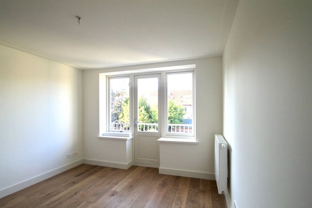 Renovated 1930s home in Haarlem - Image 14