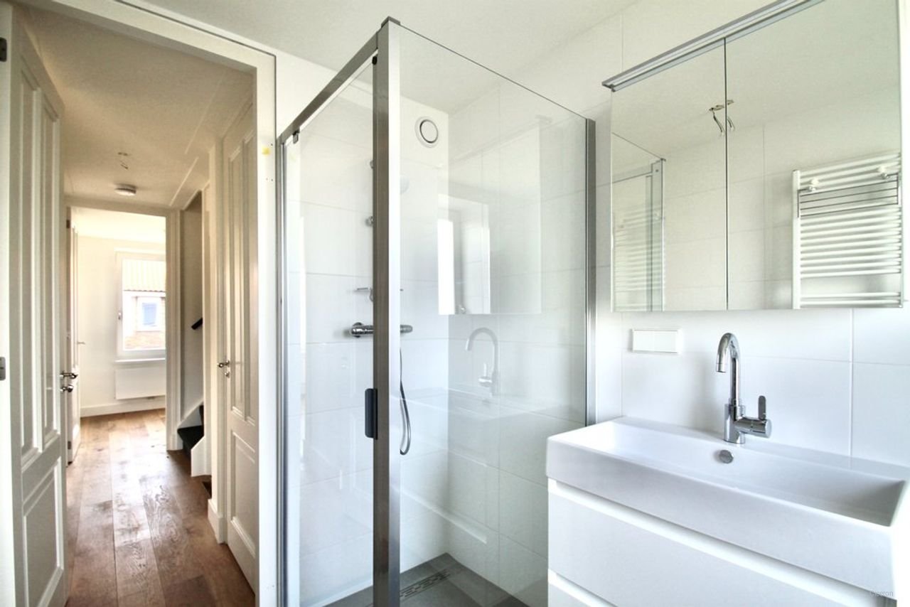 Renovated 1930s home in Haarlem - Image 16