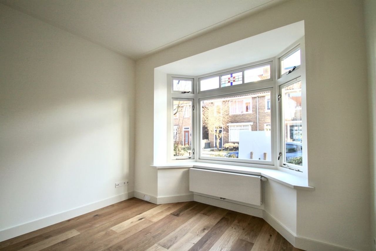 Renovated 1930s home in Haarlem - Image 10