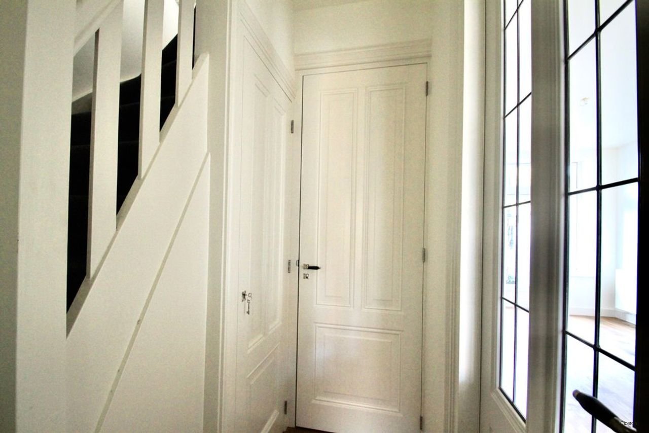 Renovated 1930s home in Haarlem - Image 4