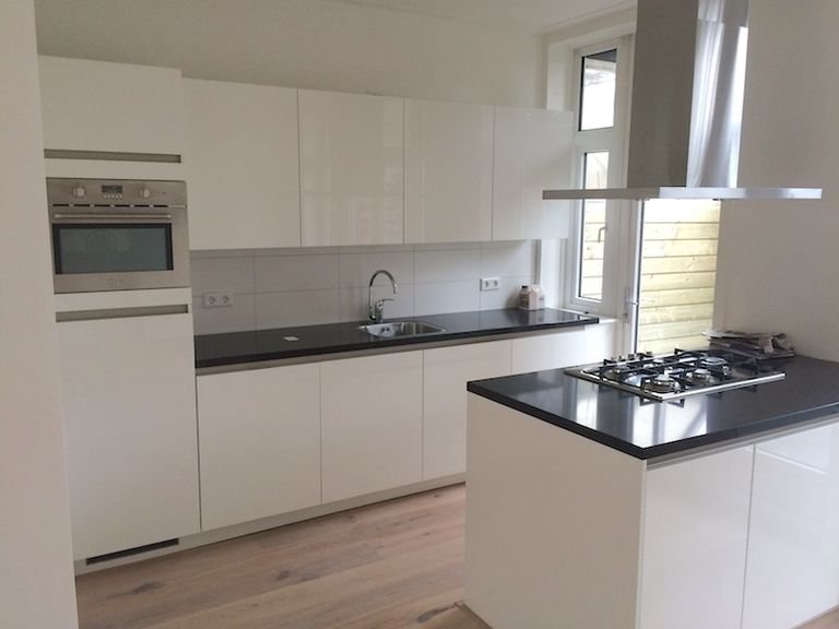 1930s House with Sunny Garden in Haarlem - Image 7