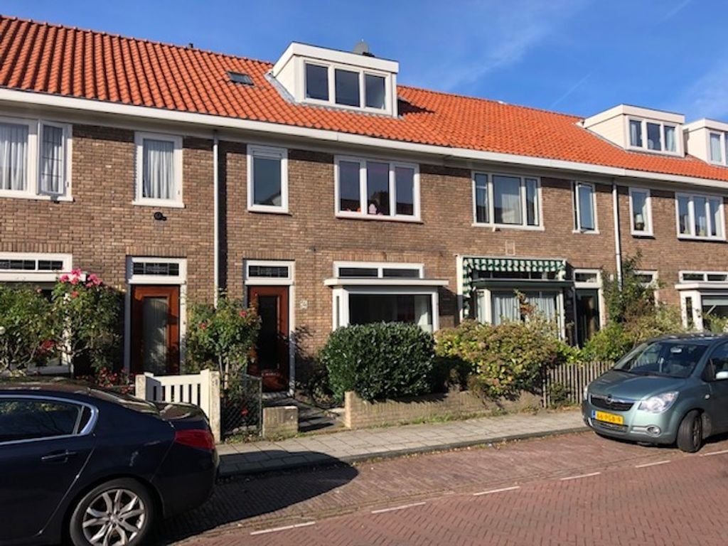 1930s House with Sunny Garden in Haarlem - Image 1
