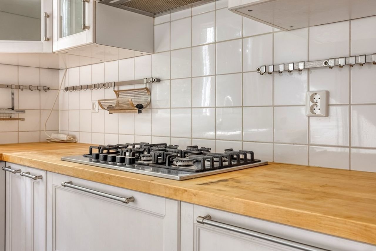 Family home with garden and energy label A - Image 8