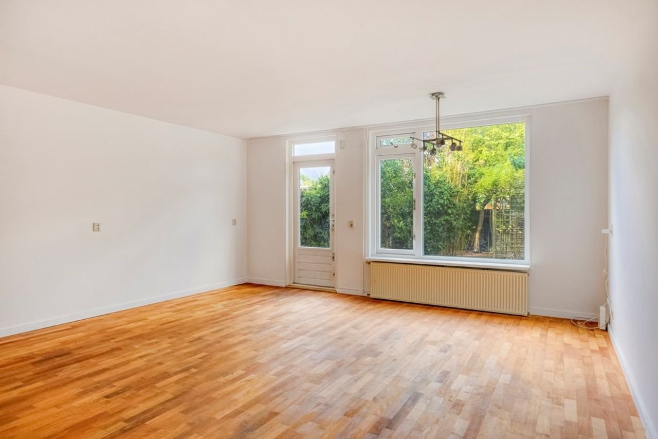 Family home with garden and energy label A - Image 5