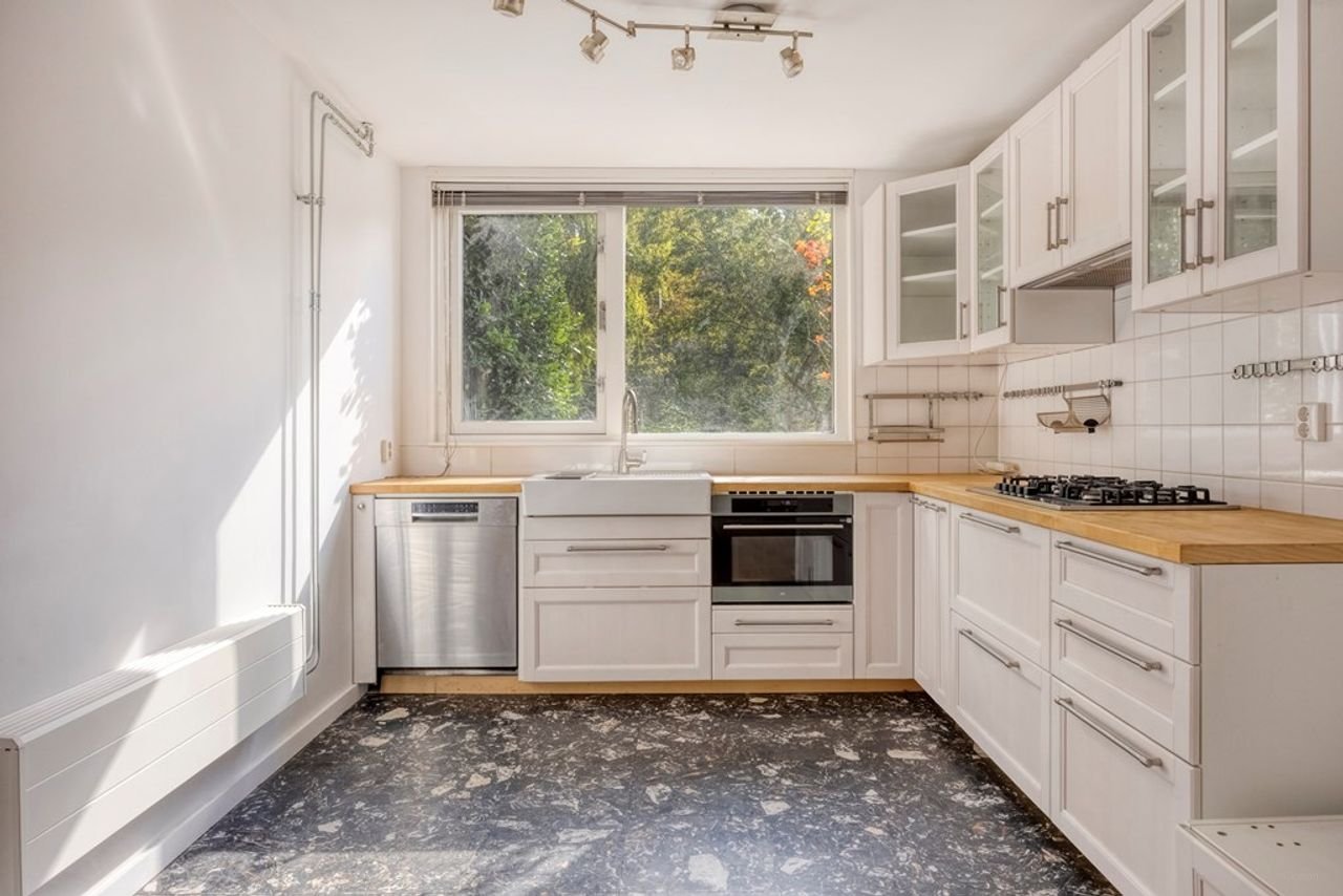 Family home with garden and energy label A - Image 7