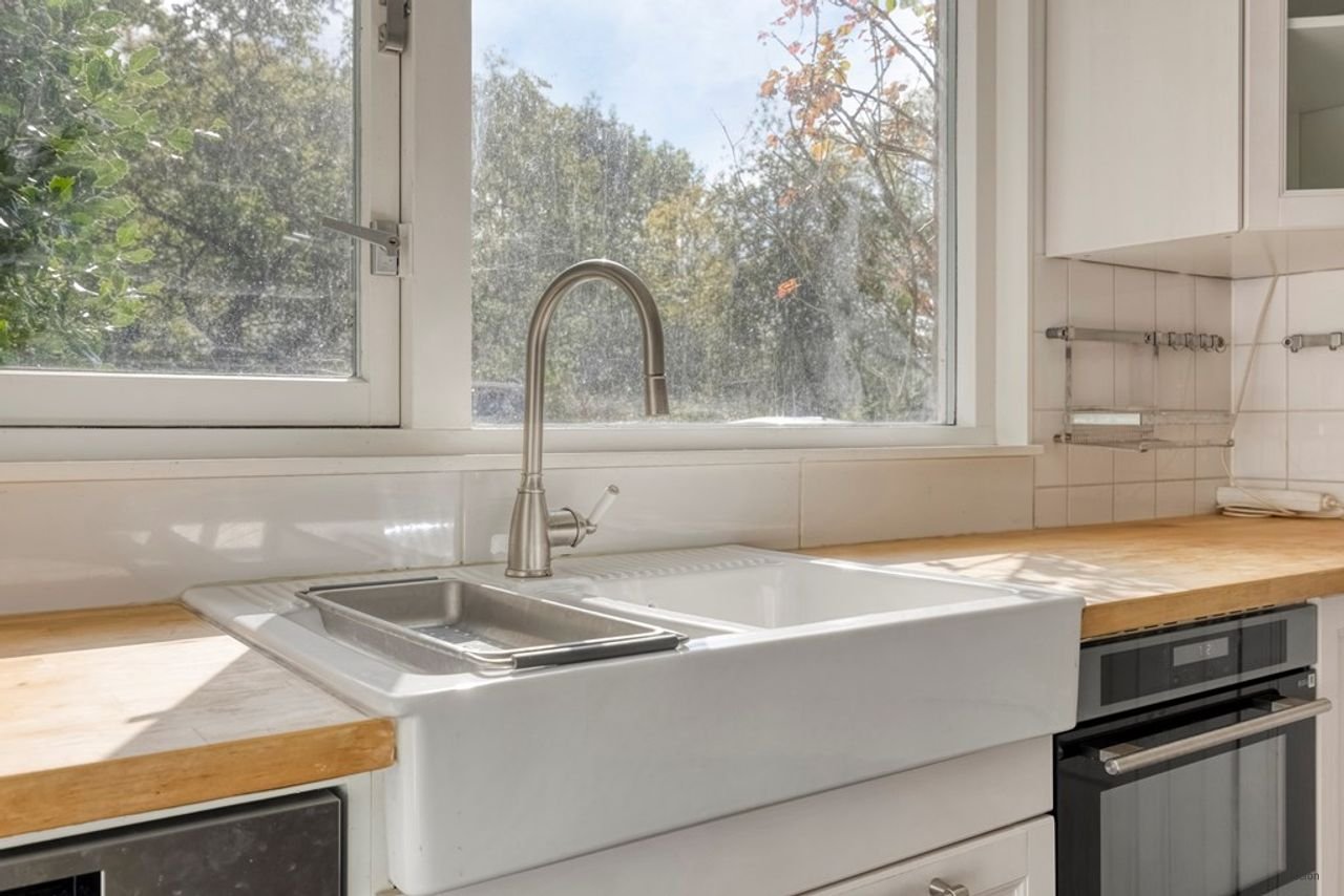 Family home with garden and energy label A - Image 9