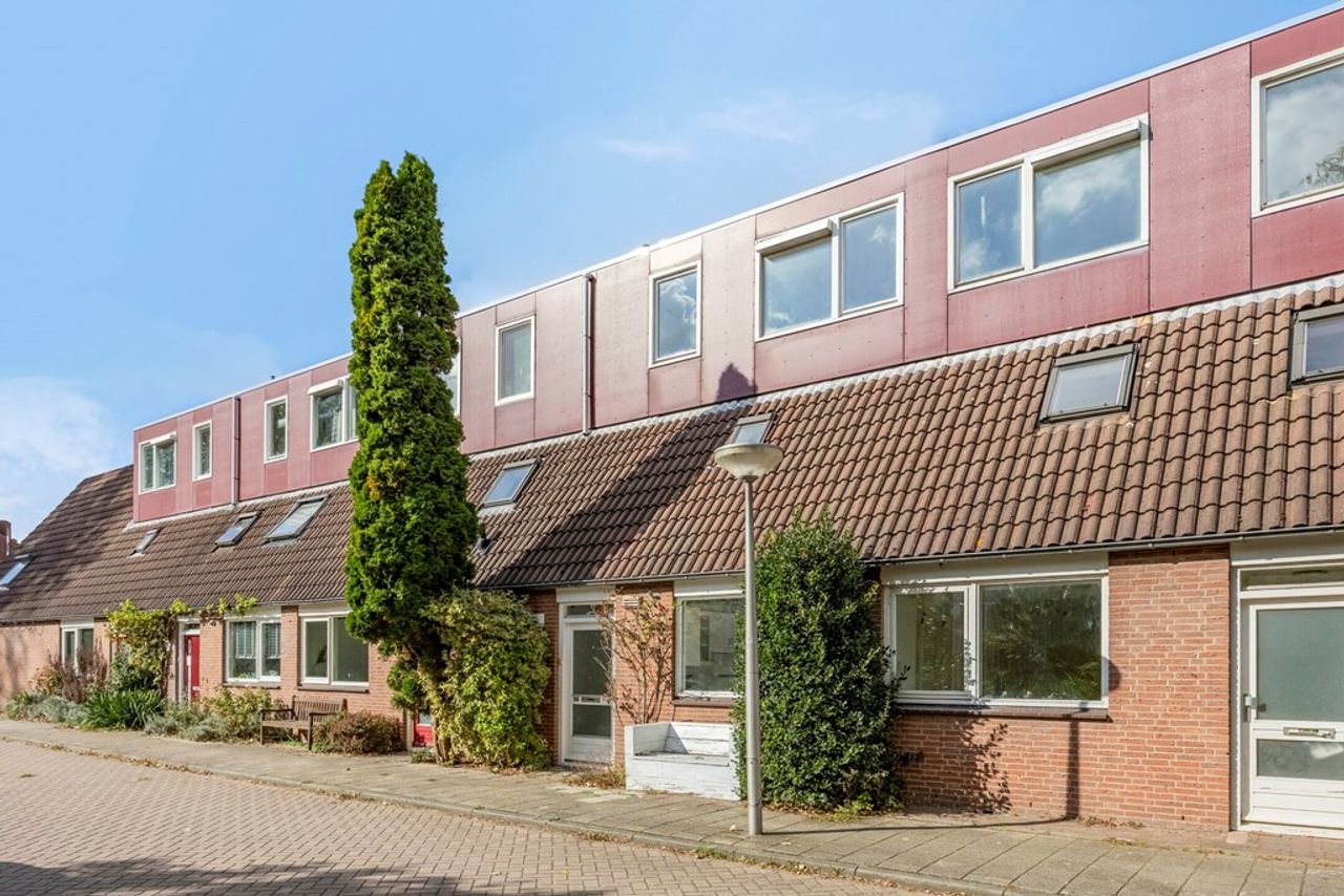 Family home with garden and energy label A - Image 32