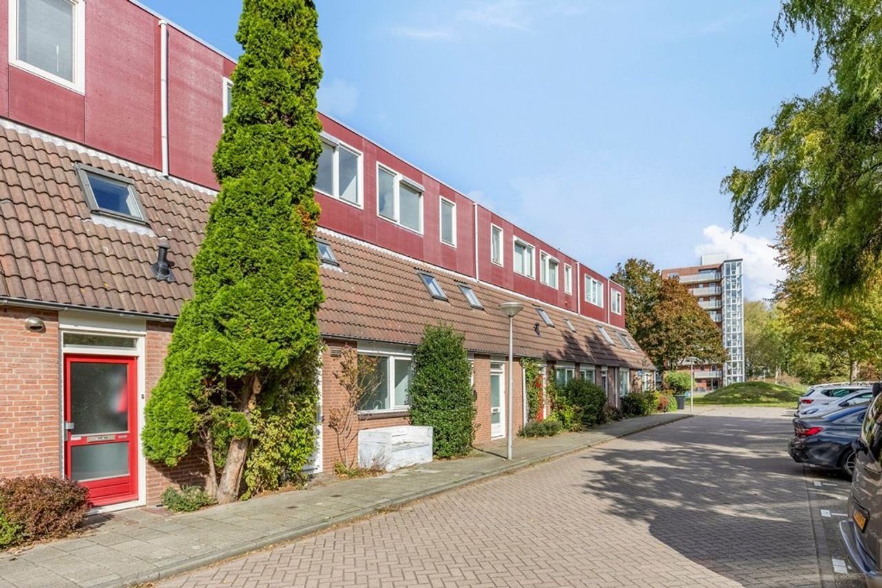 Family home with garden and energy label A - Image 34