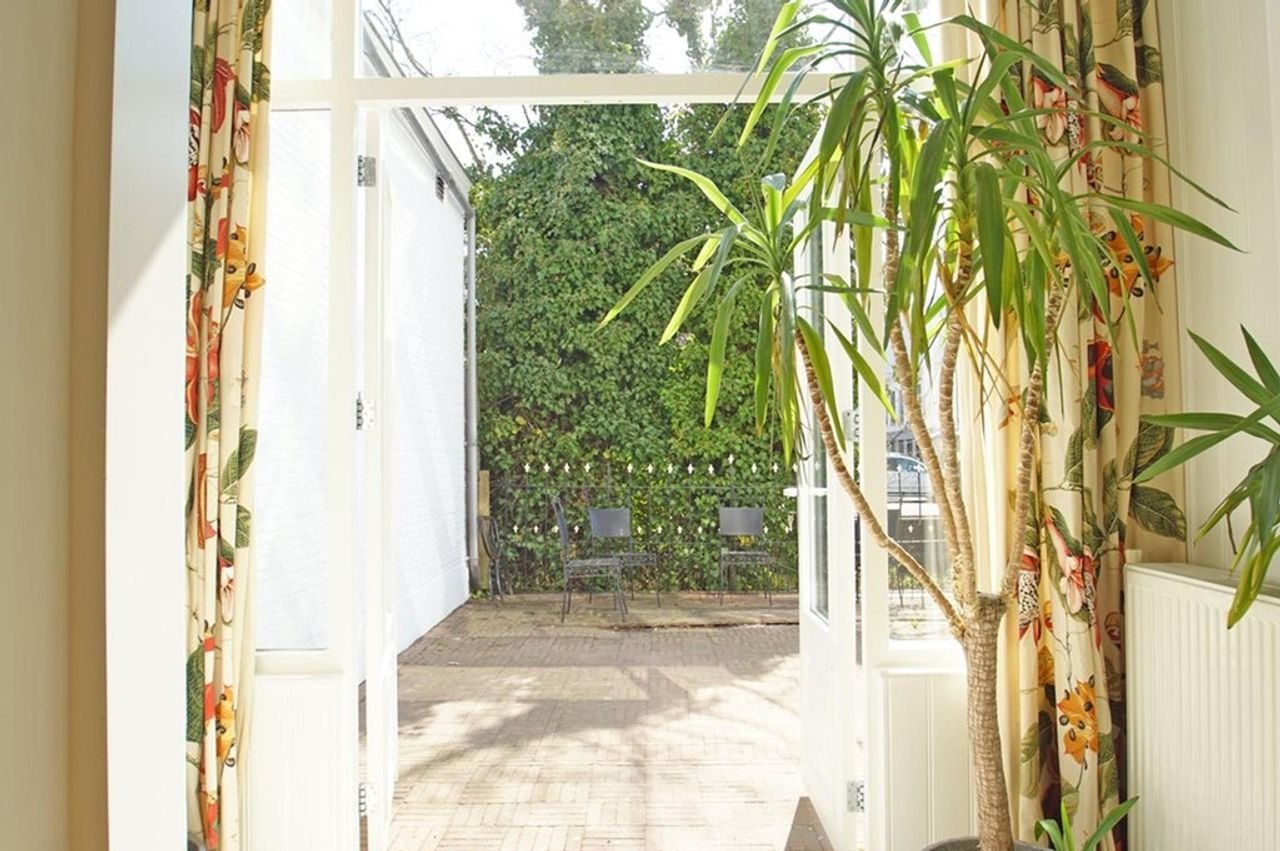 Townhouse with garden on the waterfront in Willemspark - Image 9