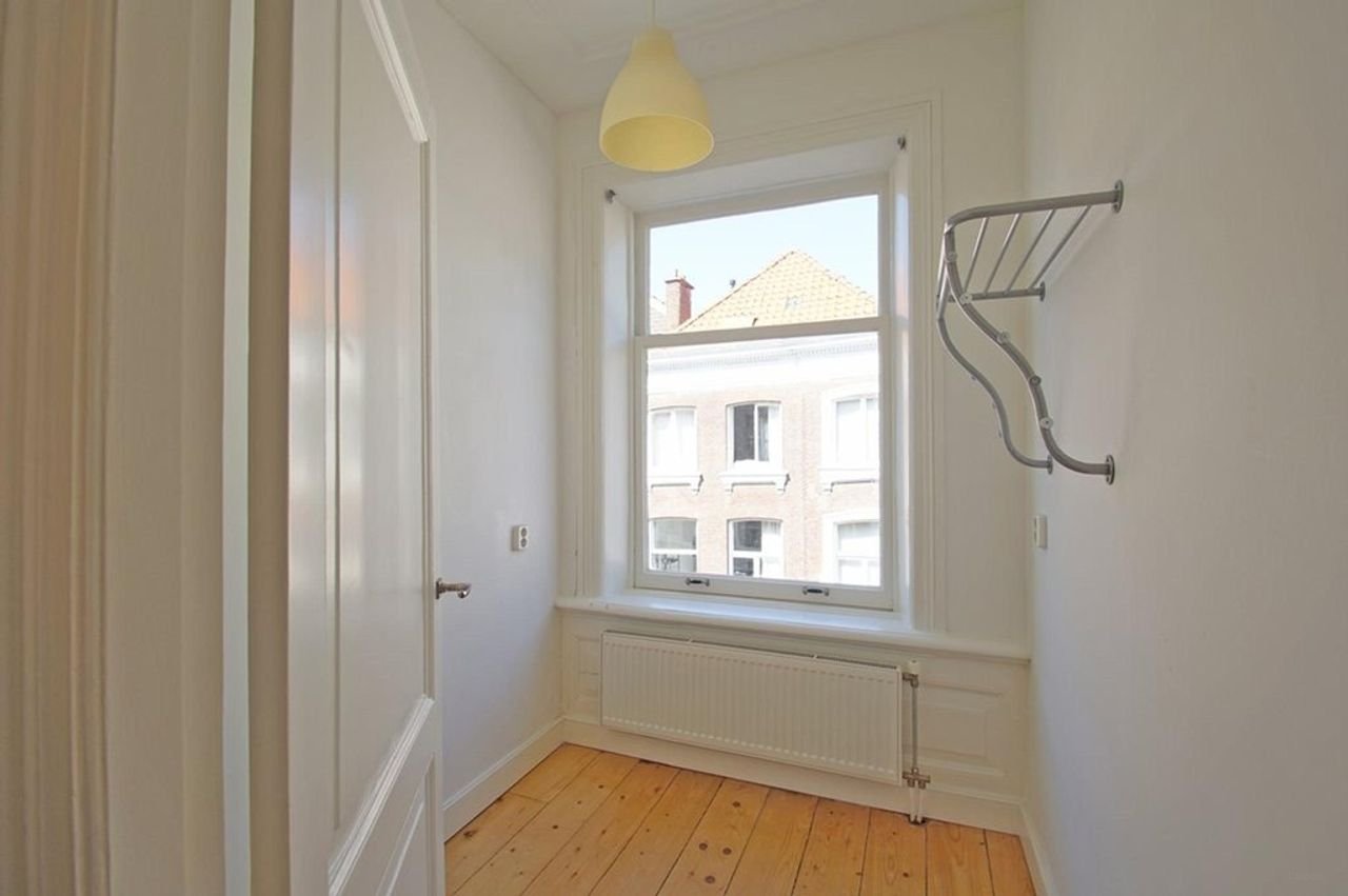 Townhouse with garden on the waterfront in Willemspark - Image 18