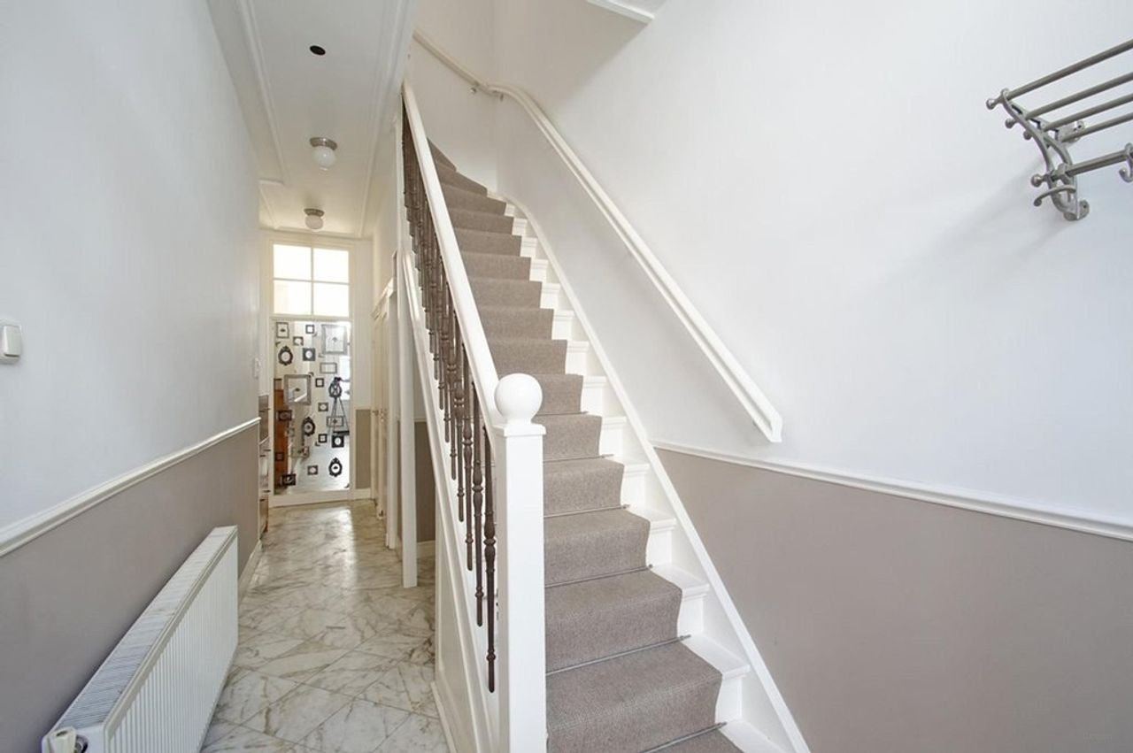 Townhouse with garden on the waterfront in Willemspark - Image 4