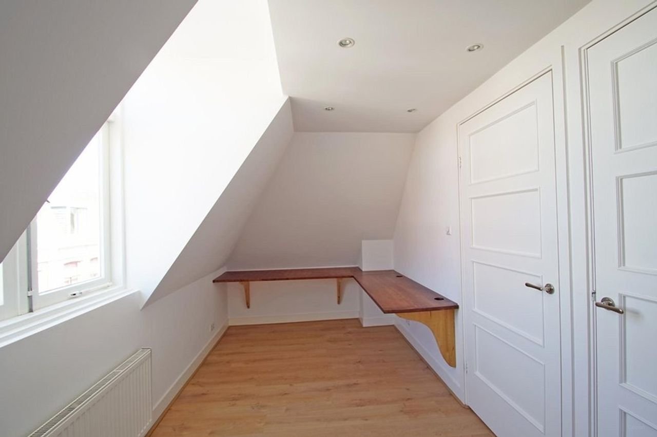 Townhouse with garden on the waterfront in Willemspark - Image 34
