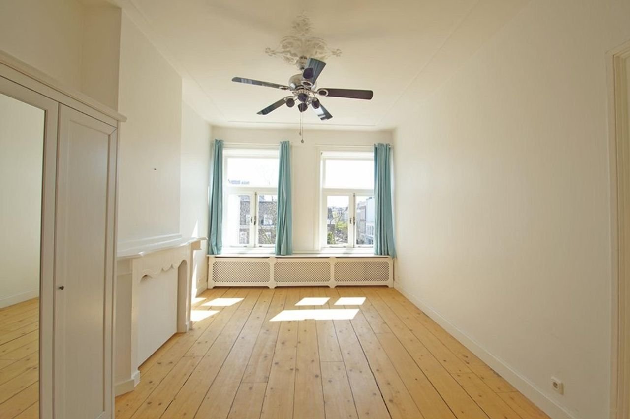 Townhouse with garden on the waterfront in Willemspark - Image 14