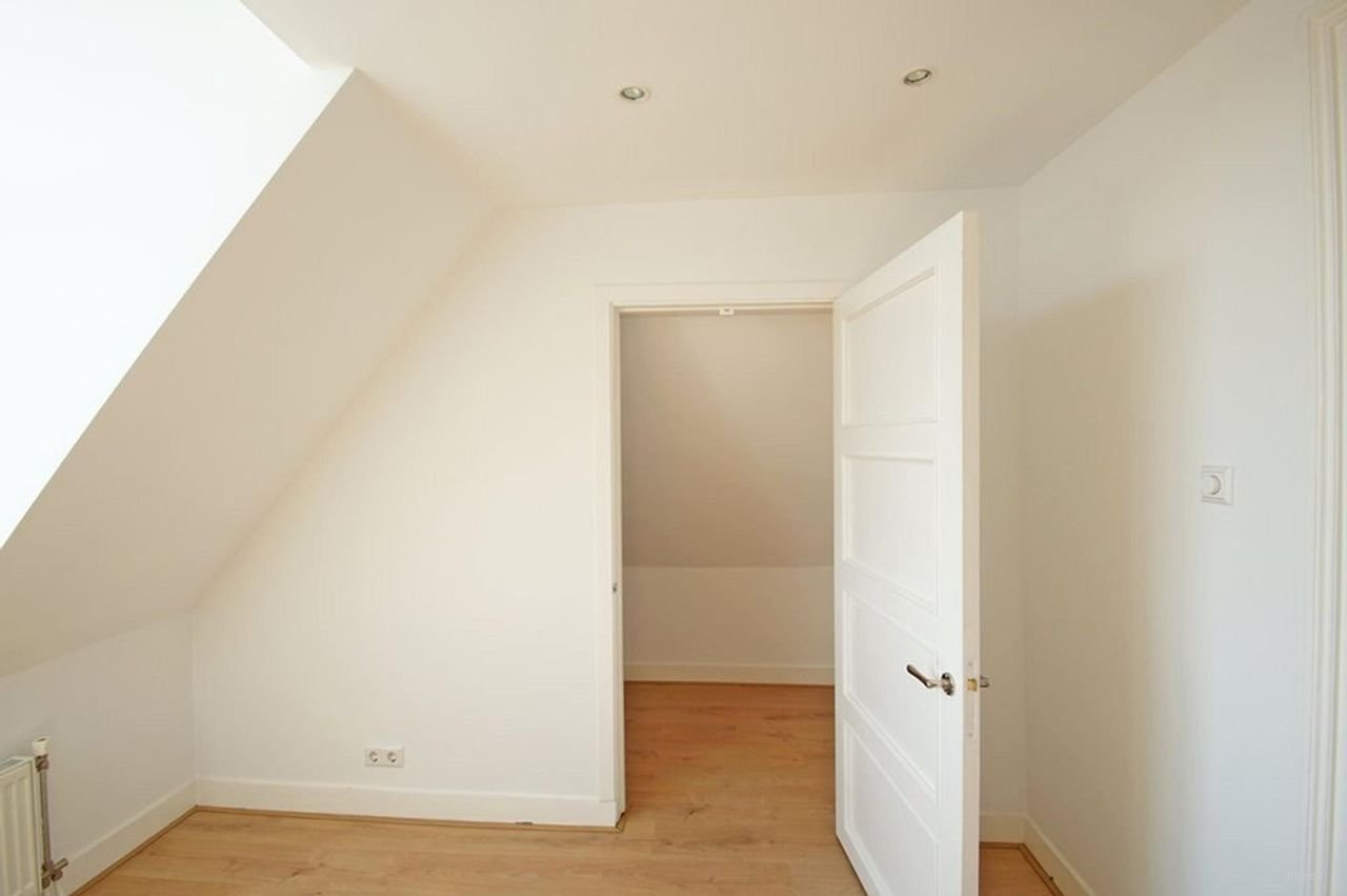 Townhouse with garden on the waterfront in Willemspark - Image 30