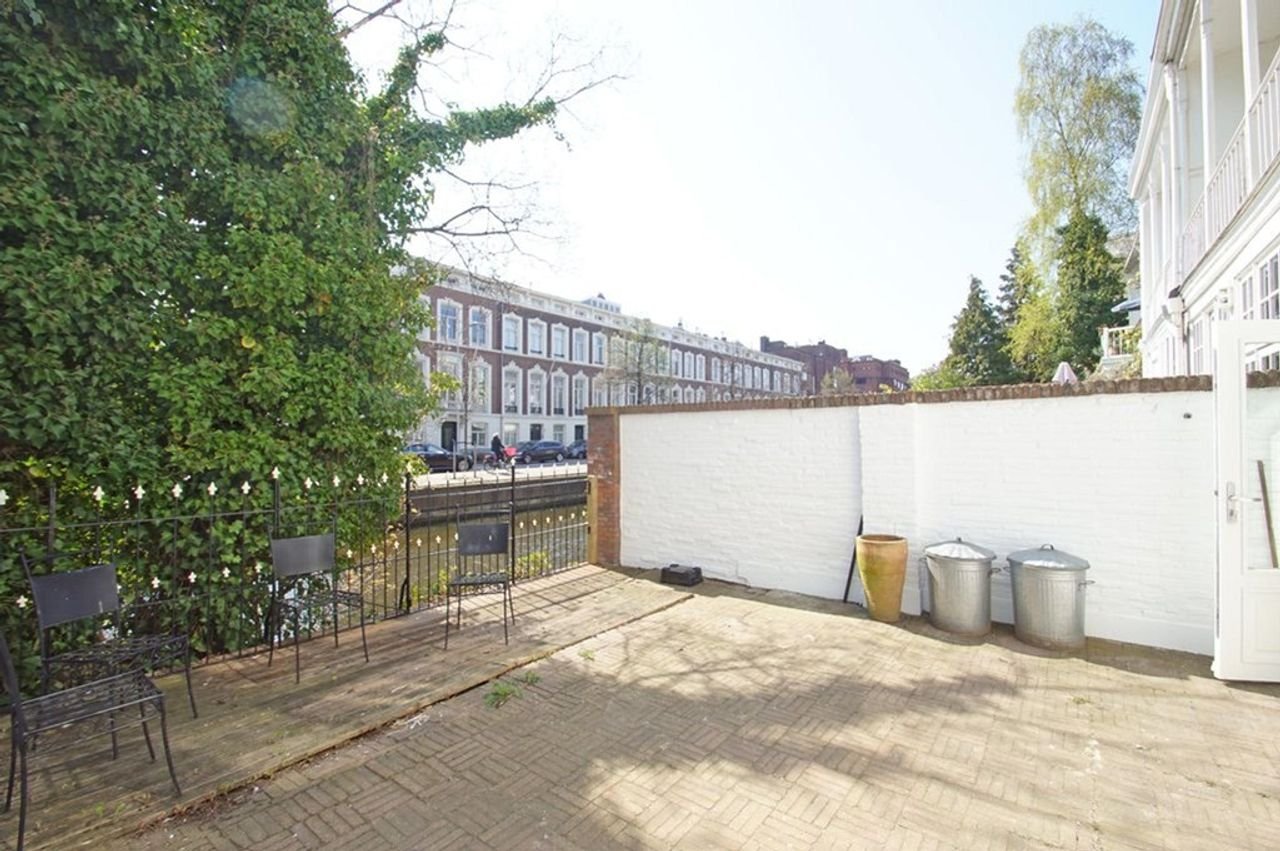 Townhouse with garden on the waterfront in Willemspark - Image 11