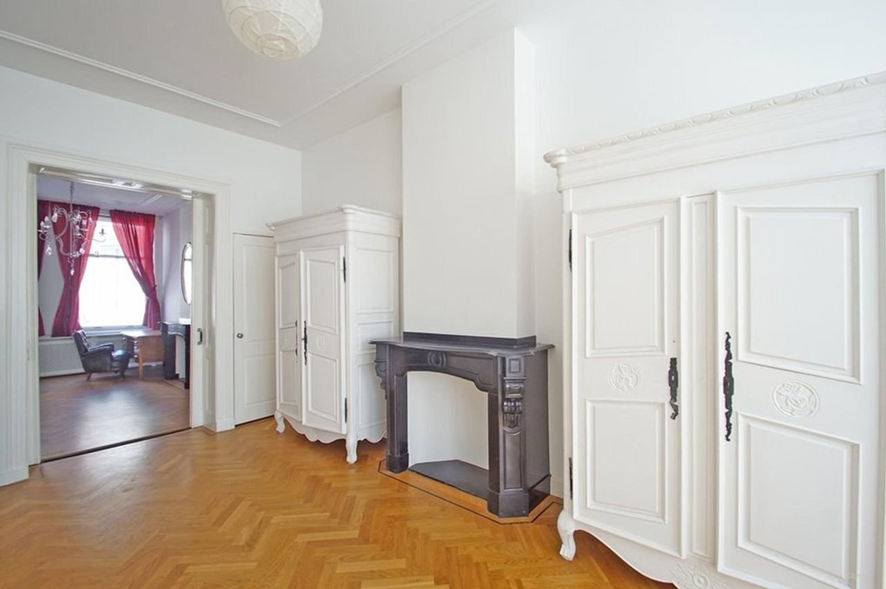 Townhouse with garden on the waterfront in Willemspark - Image 25