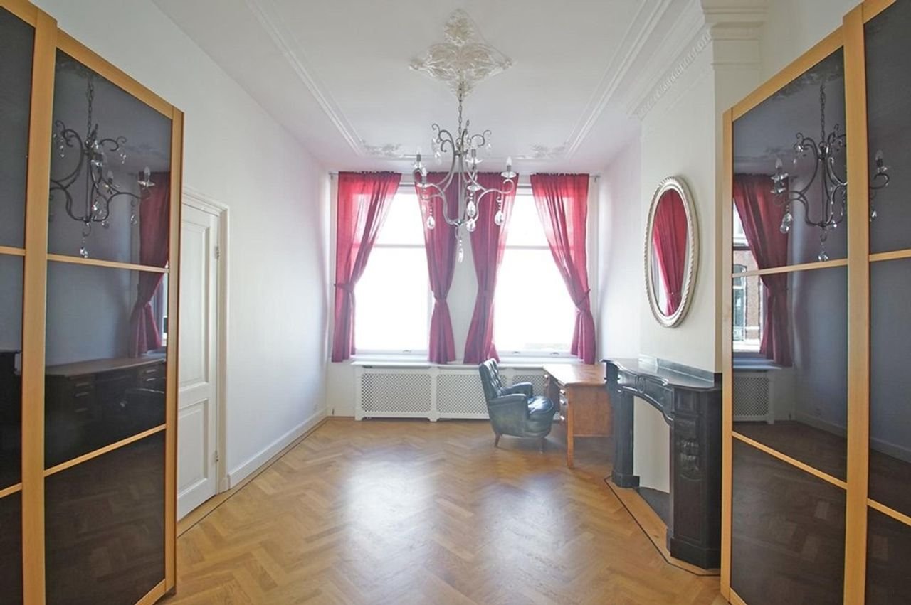 Townhouse with garden on the waterfront in Willemspark - Image 20