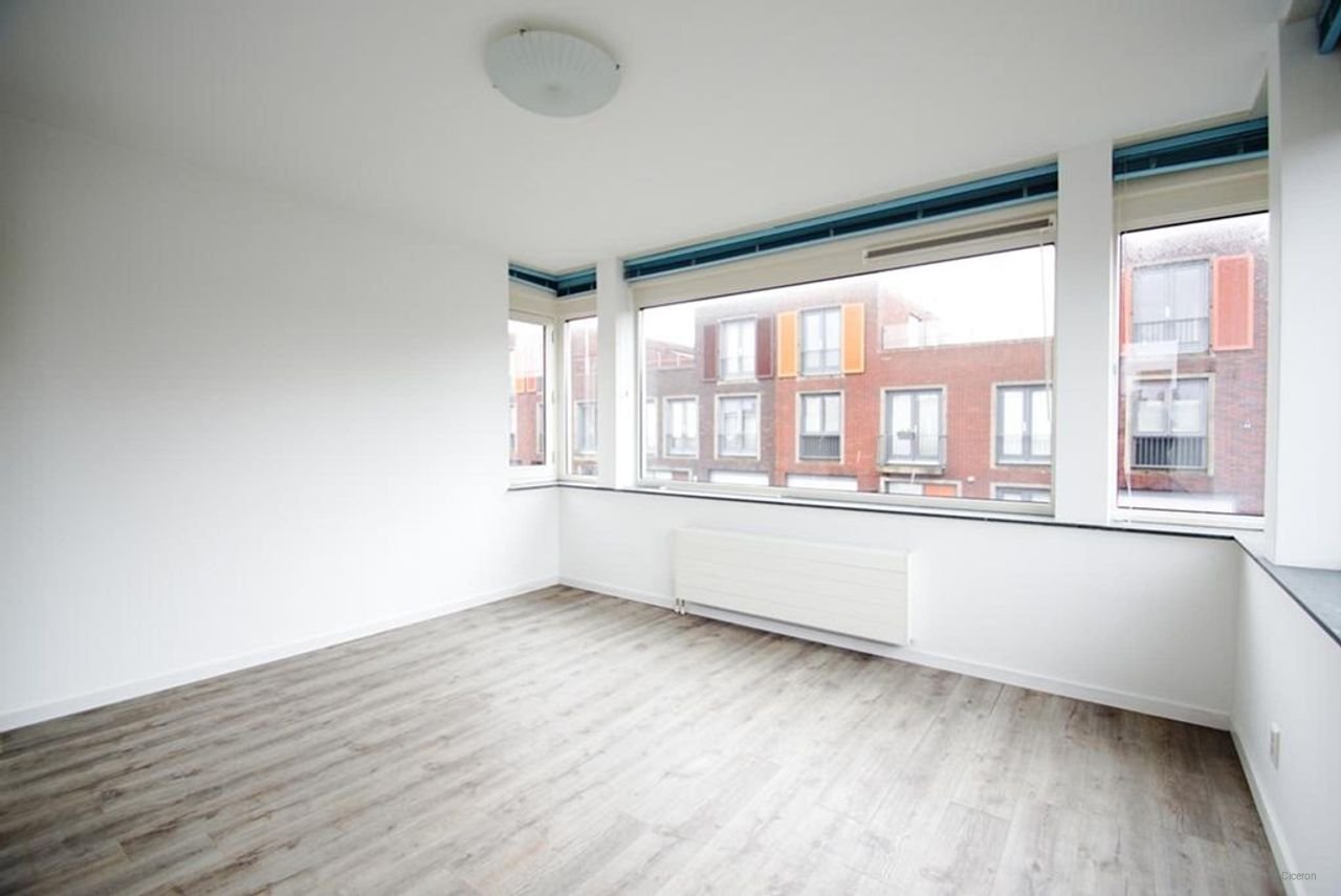 Renovated semi-detached house near British School - Image 26