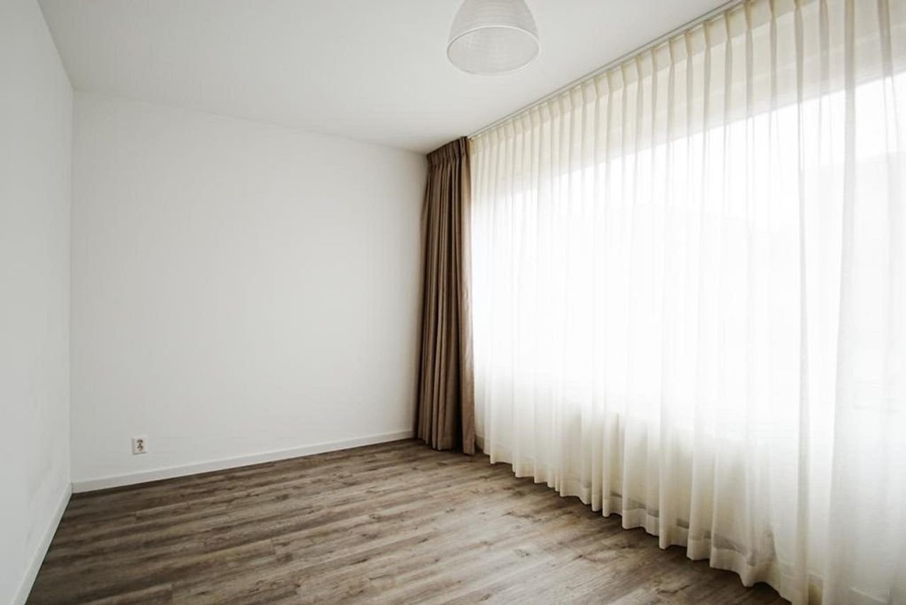 Renovated semi-detached house near British School - Image 22