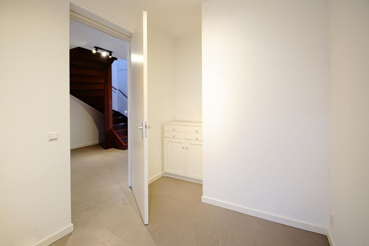 Renovated semi-detached house near British School - Image 3