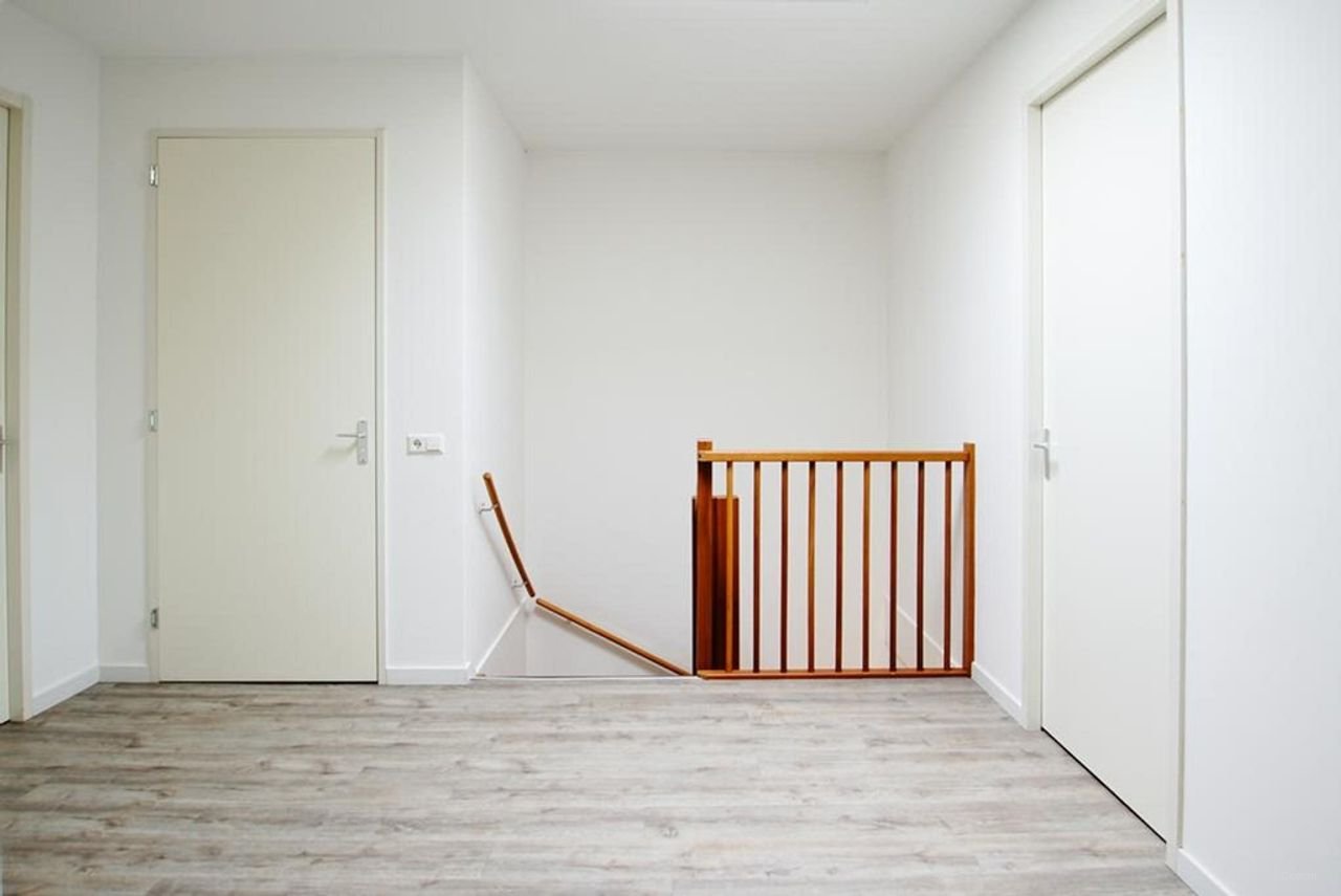 Renovated semi-detached house near British School - Image 18