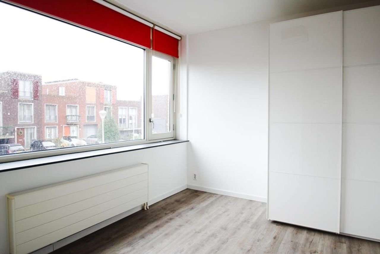 Renovated semi-detached house near British School - Image 20