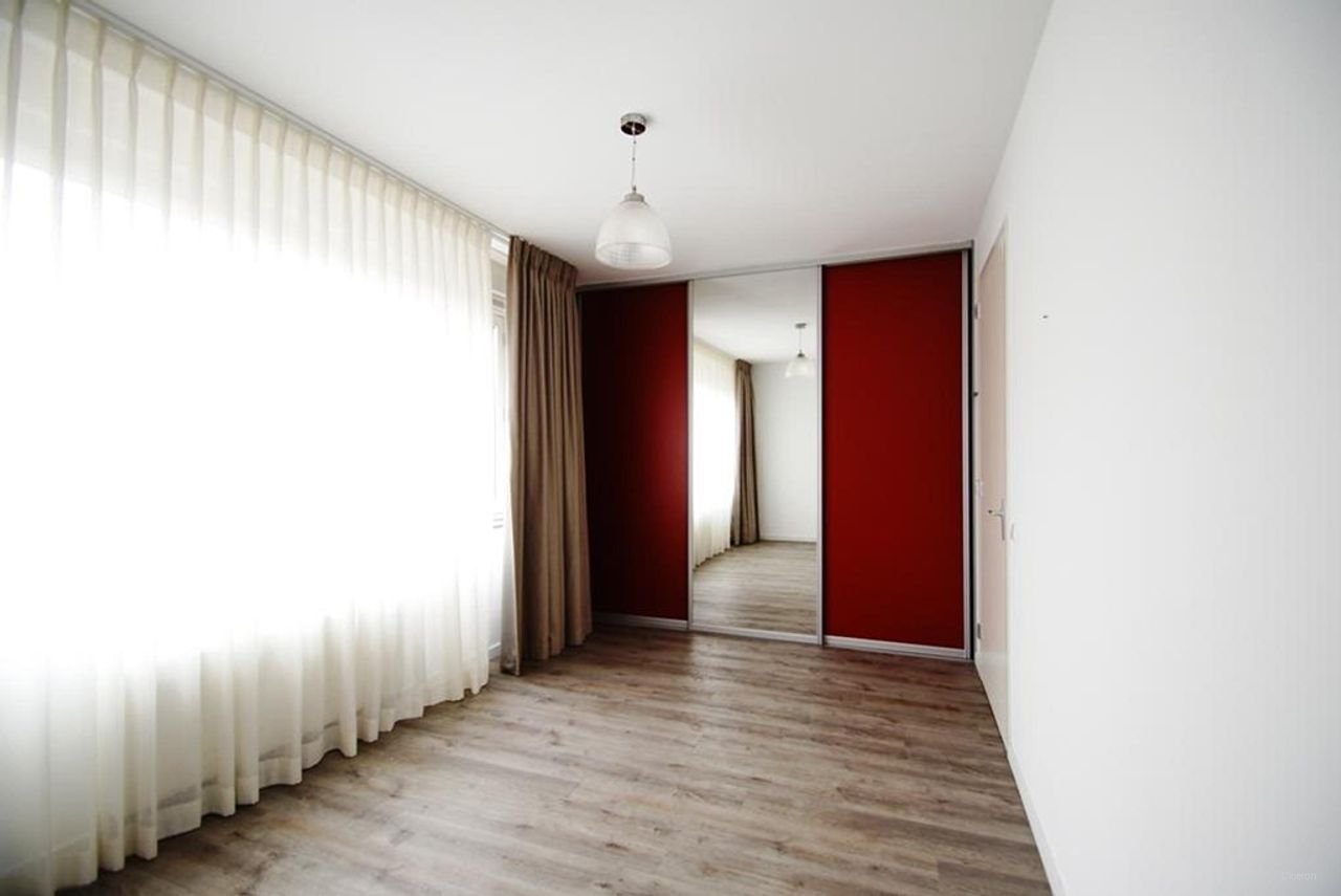 Renovated semi-detached house near British School - Image 23