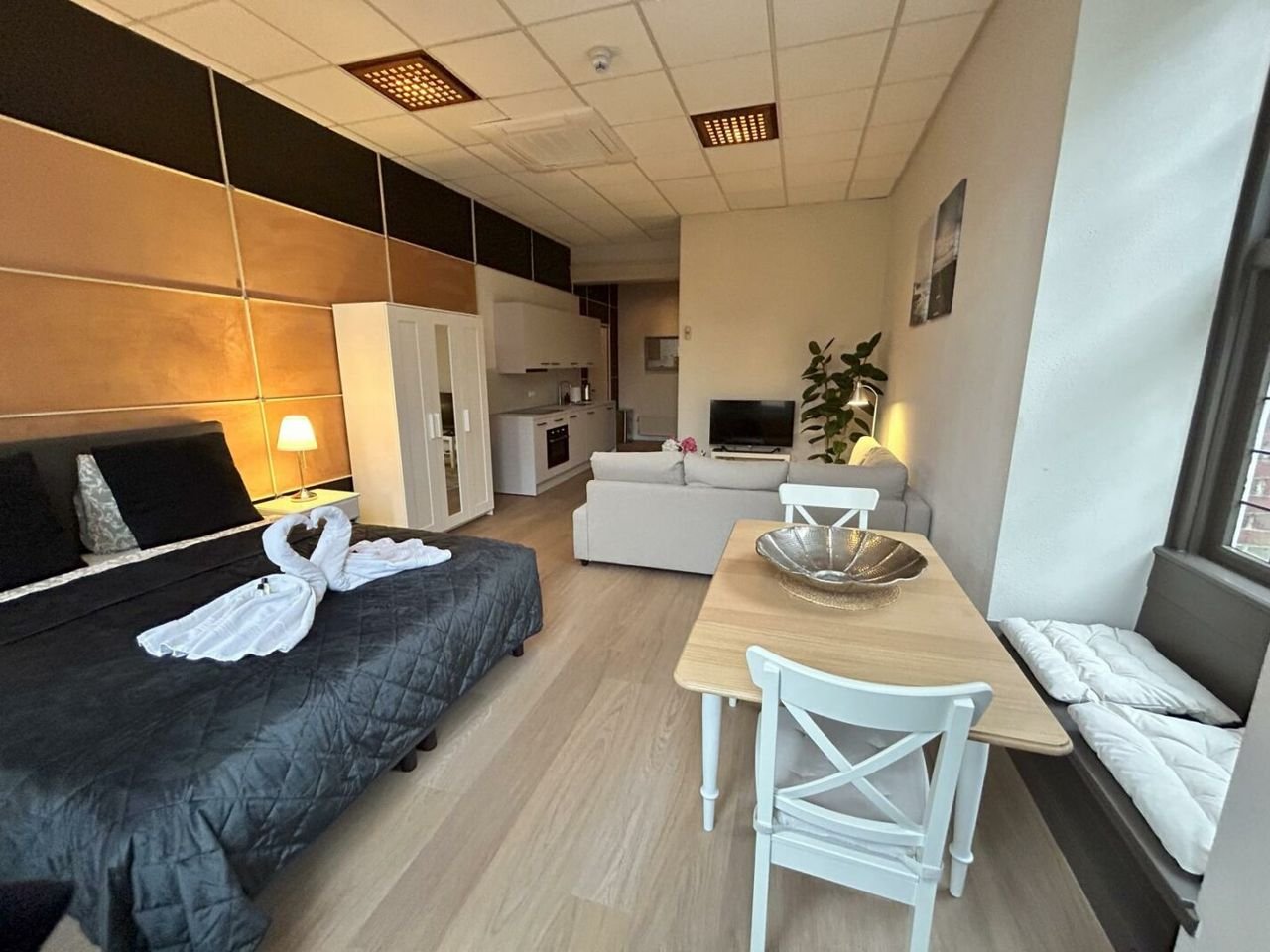Furnished studio on Wijnstraat - Image 1
