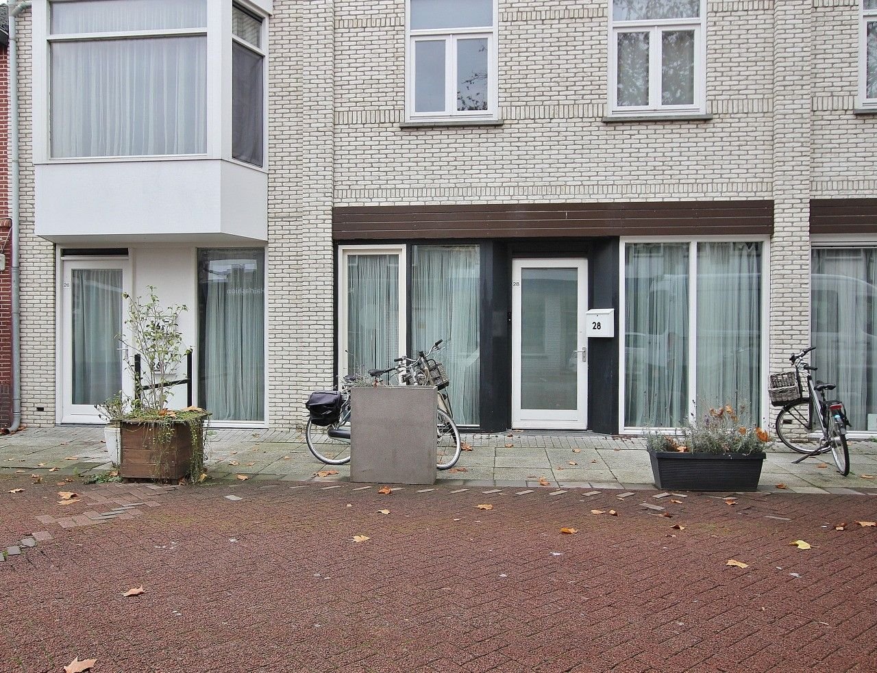 Central living in Terneuzen: 3 bedrooms - Image 1