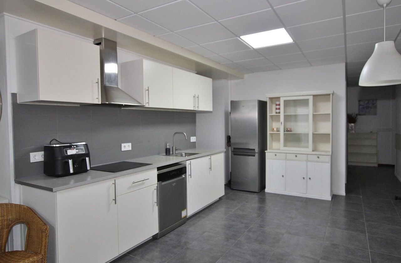 Central living in Terneuzen: 3 bedrooms - Image 8