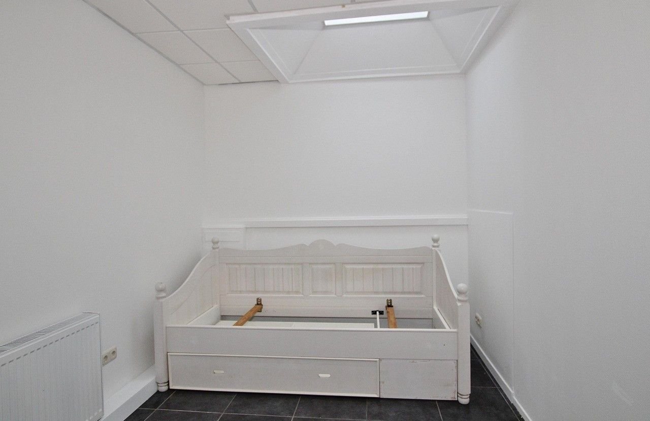 Central living in Terneuzen: 3 bedrooms - Image 13