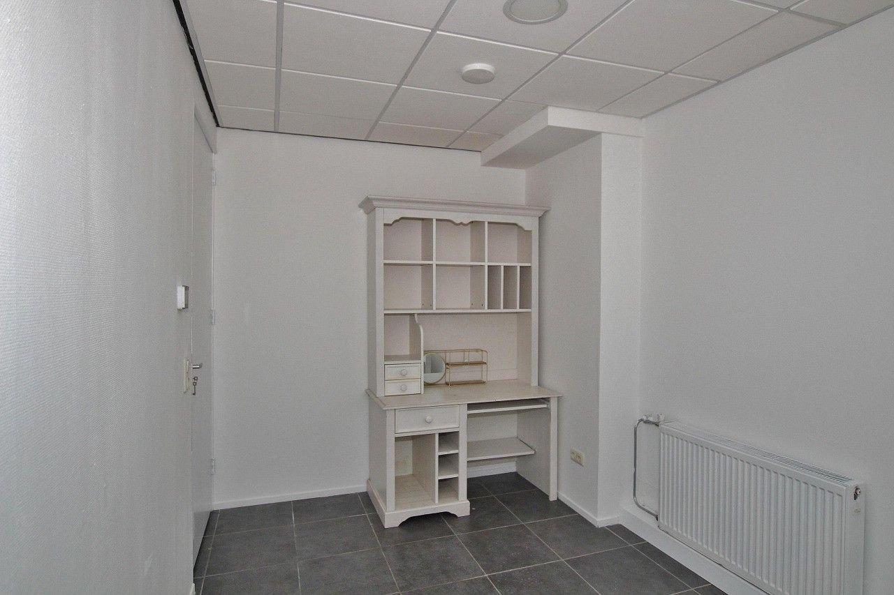 Central living in Terneuzen: 3 bedrooms - Image 12