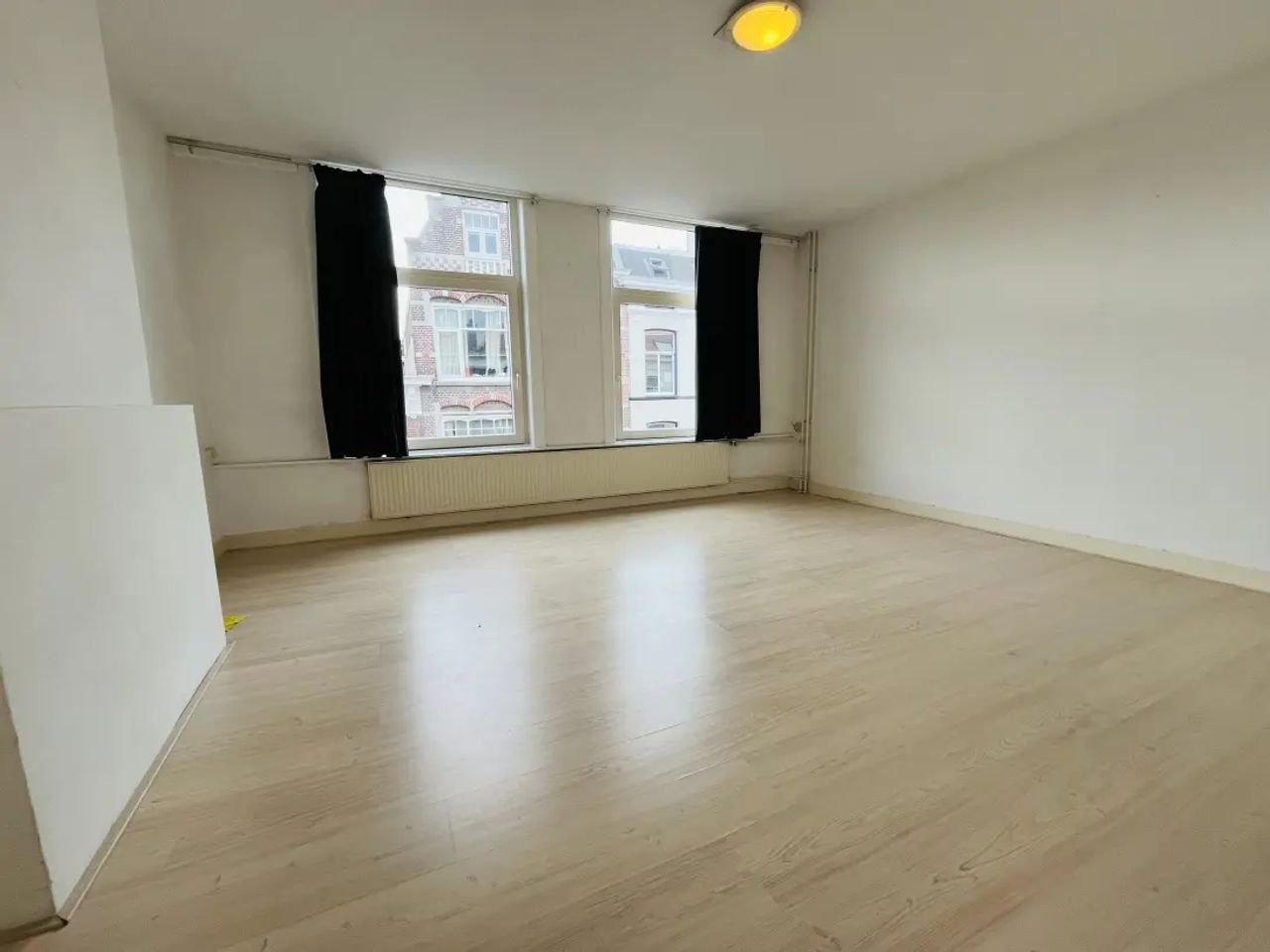 Studio met terras in Zeeheldenkwartier - Afbeelding 1