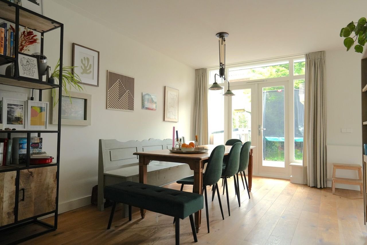 Renovated 1930s house with 5 bedrooms - Image 4