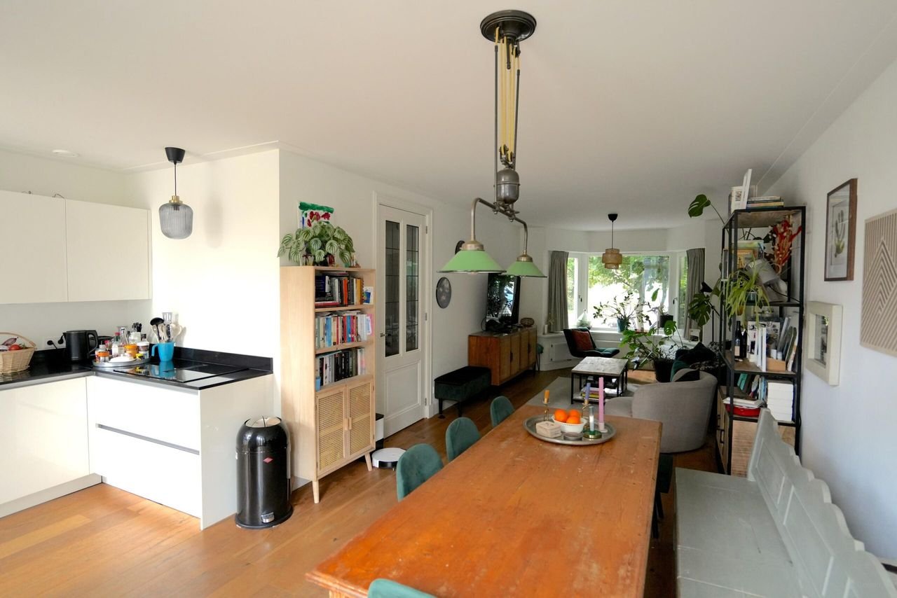 Renovated 1930s house with 5 bedrooms - Image 6