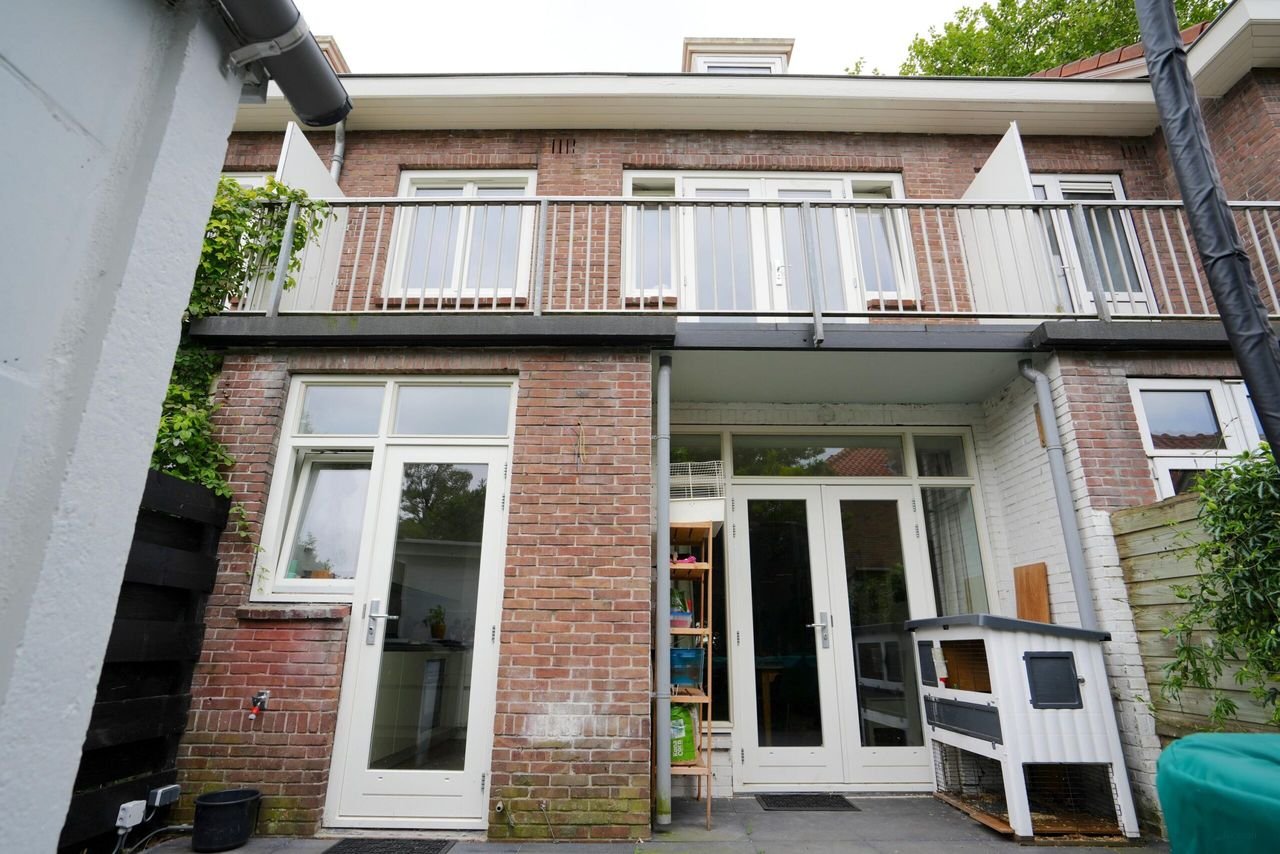 Renovated 1930s house with 5 bedrooms - Image 26