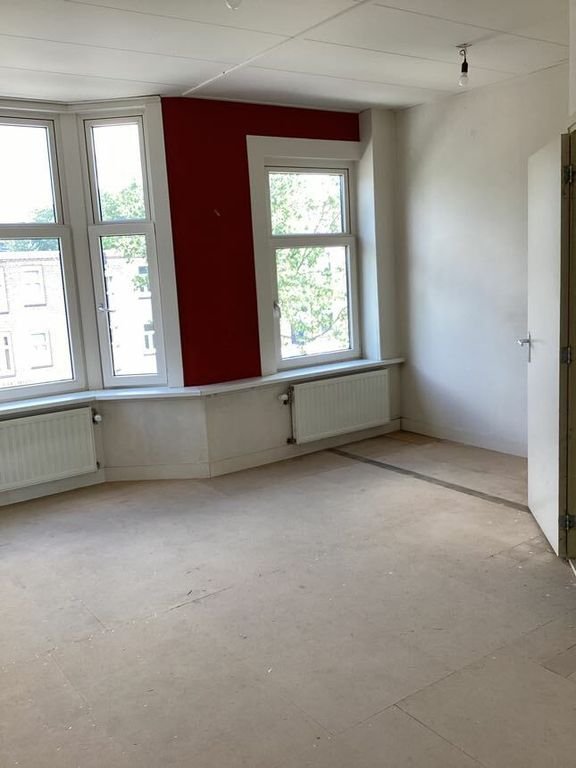 Royaal 4-kamerappartement met balkon - Afbeelding 4