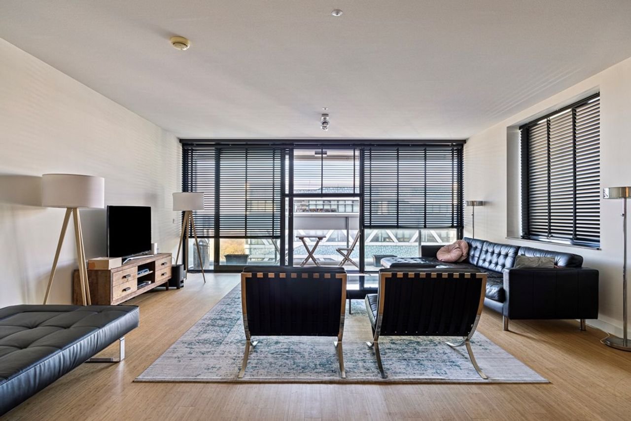 High-tech wonen in New Babylon naast CS - Afbeelding 1