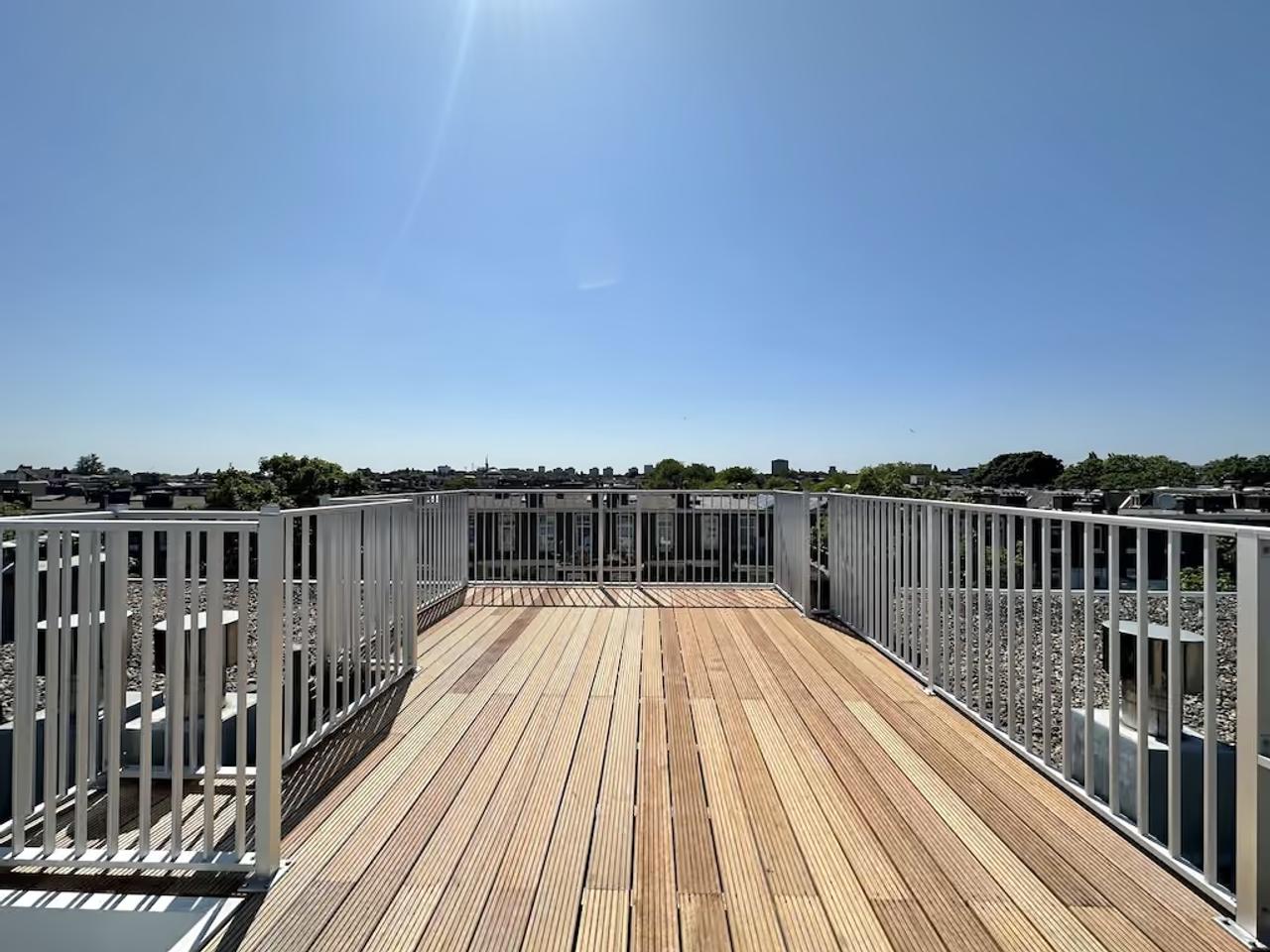 Rooftop Terrace & 2 Beds in Kinkerbuurt - Image 1