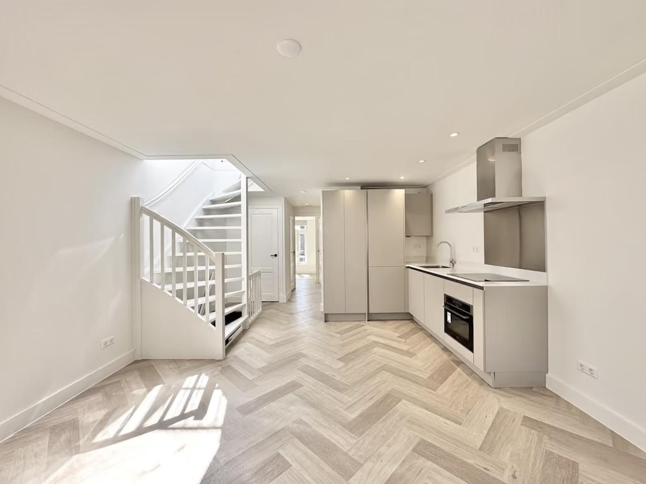 Rooftop Terrace & 2 Beds in Kinkerbuurt - Image 2