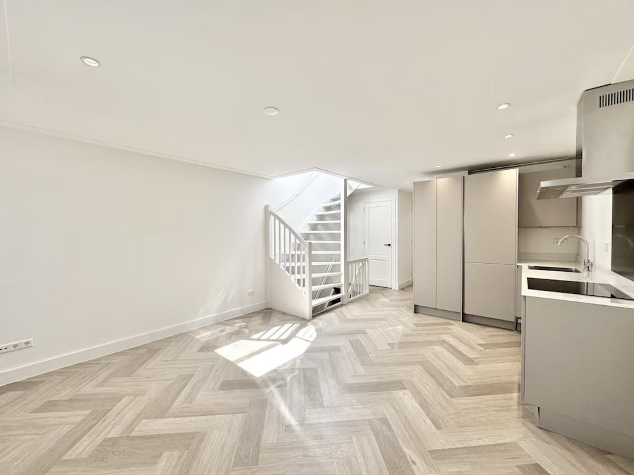 Rooftop Terrace & 2 Beds in Kinkerbuurt - Image 3