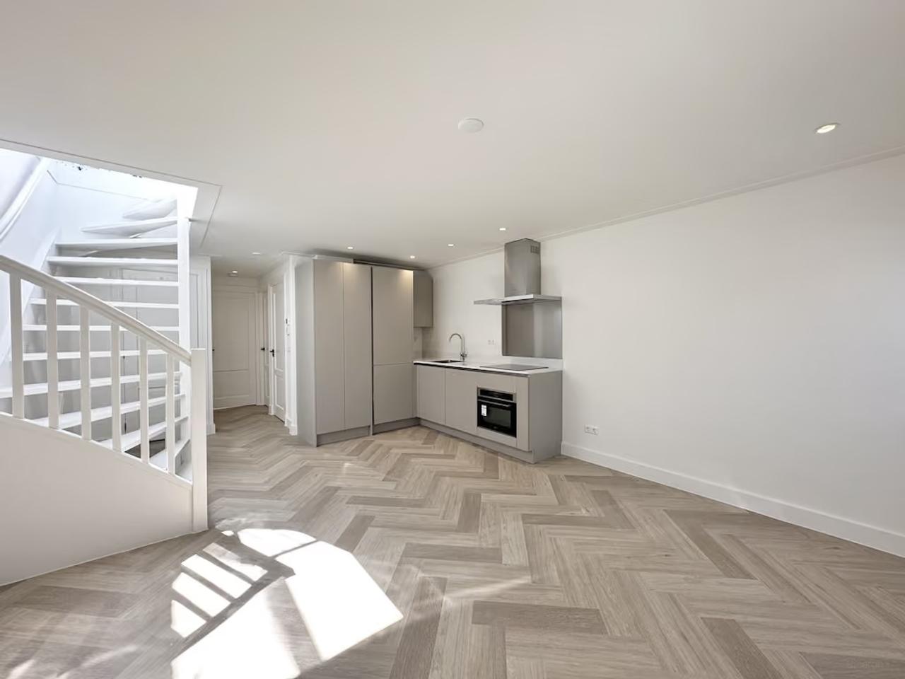 Rooftop Terrace & 2 Beds in Kinkerbuurt - Image 4