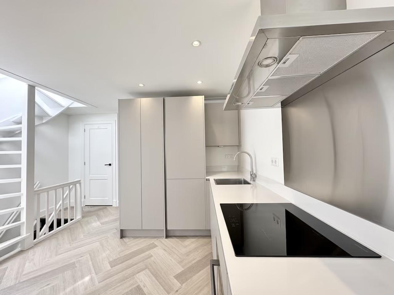 Rooftop Terrace & 2 Beds in Kinkerbuurt - Image 5