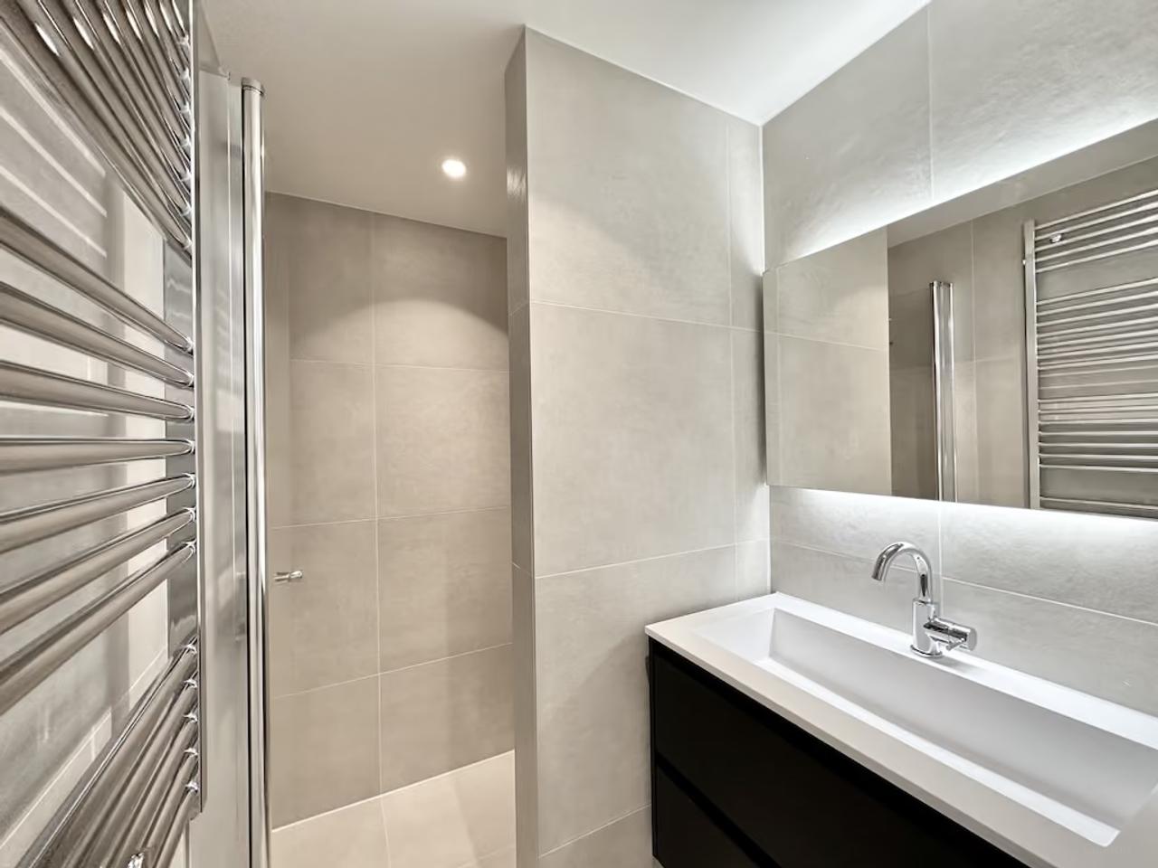 Rooftop Terrace & 2 Beds in Kinkerbuurt - Image 12