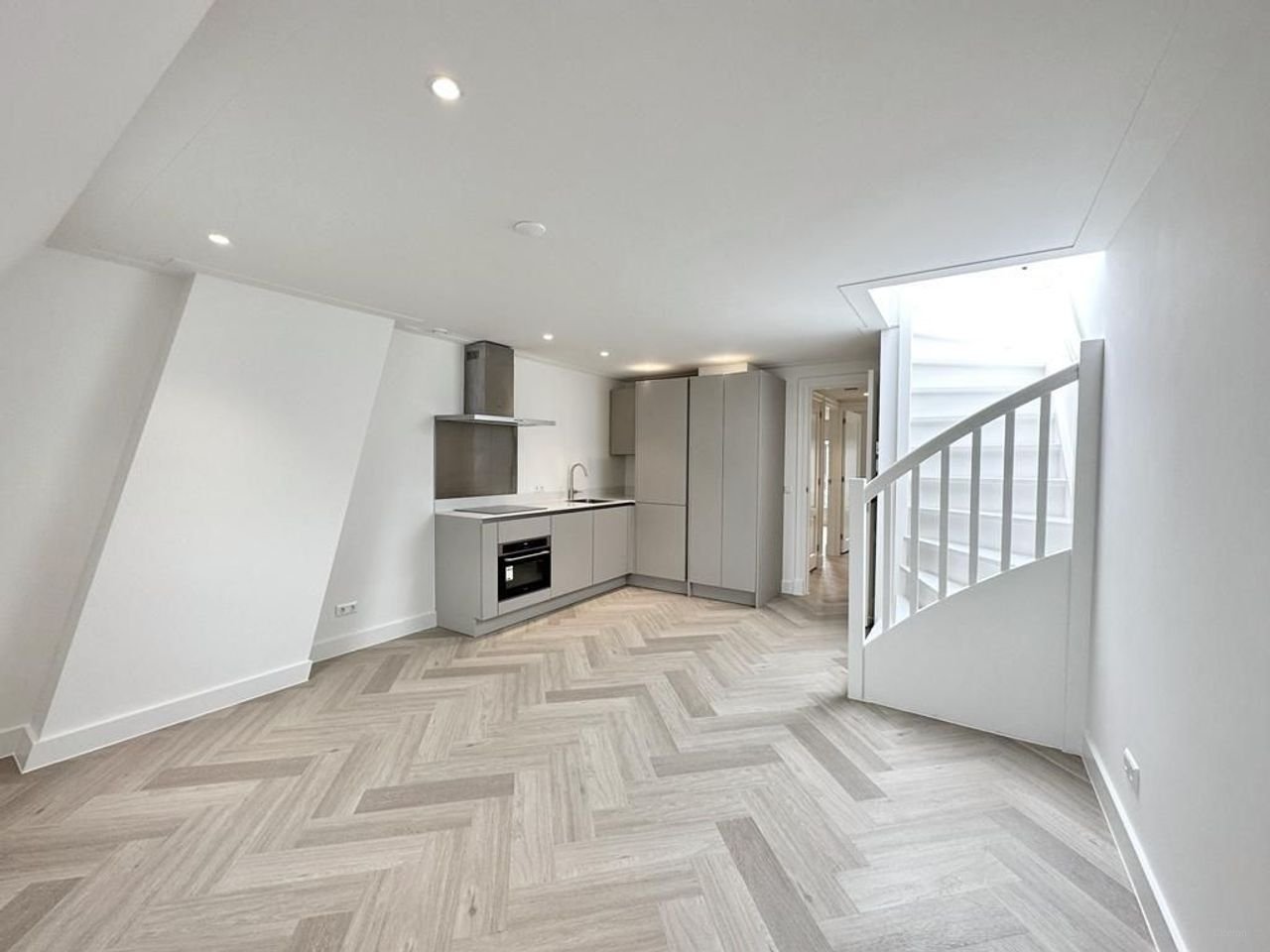 57 m² apartment with roof terrace in Kinkerbuurt - Image 3