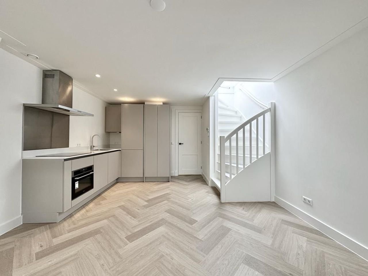 57 m² apartment with roof terrace in Kinkerbuurt - Image 2